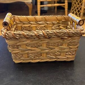 Vintage Handwoven wheat colour light Brown Basket 7”x 4” decorative light wt